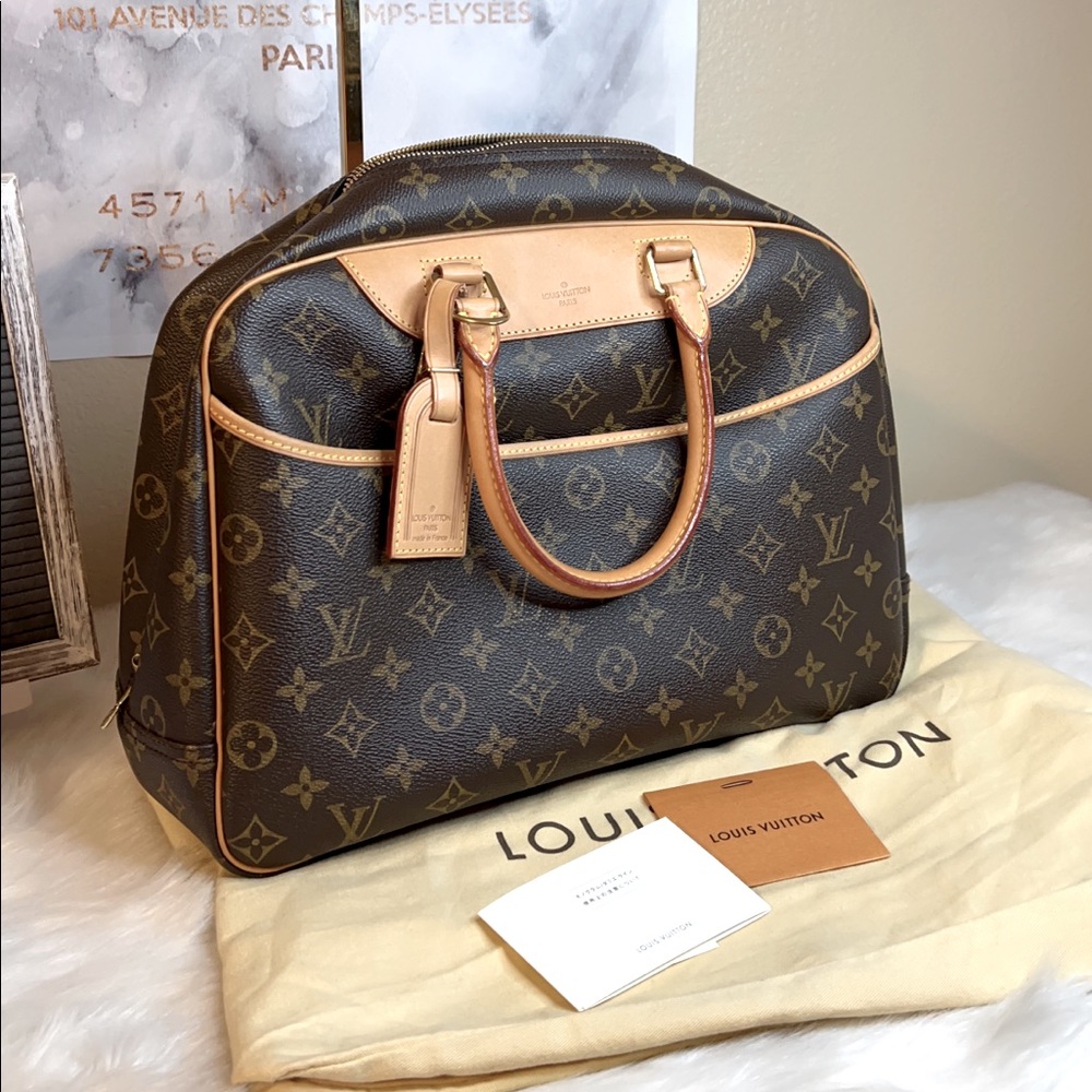 Authentic Louis Vuitton Deauville Monogram Canvas